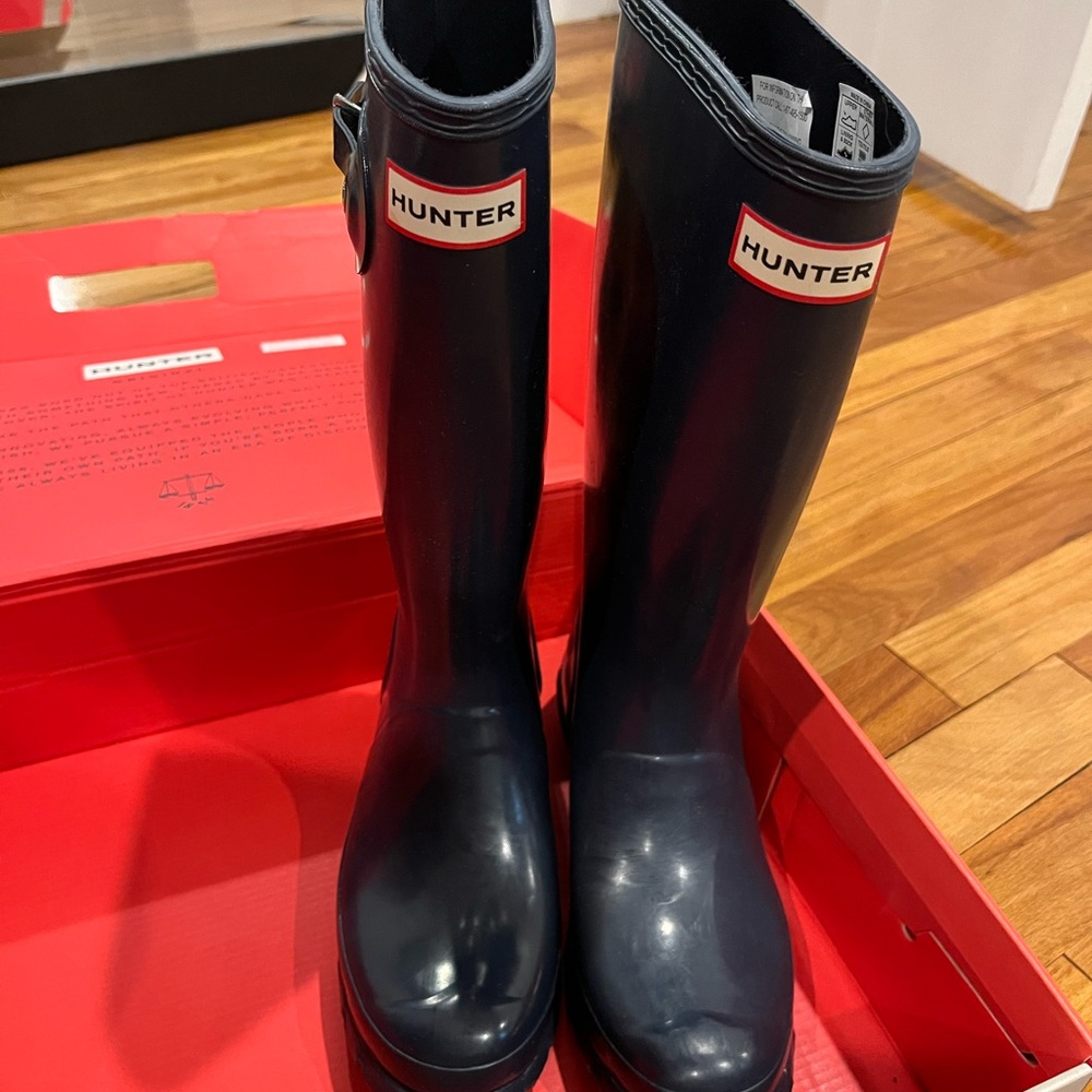 Navy tall hunter boots. Original Kids Gloss